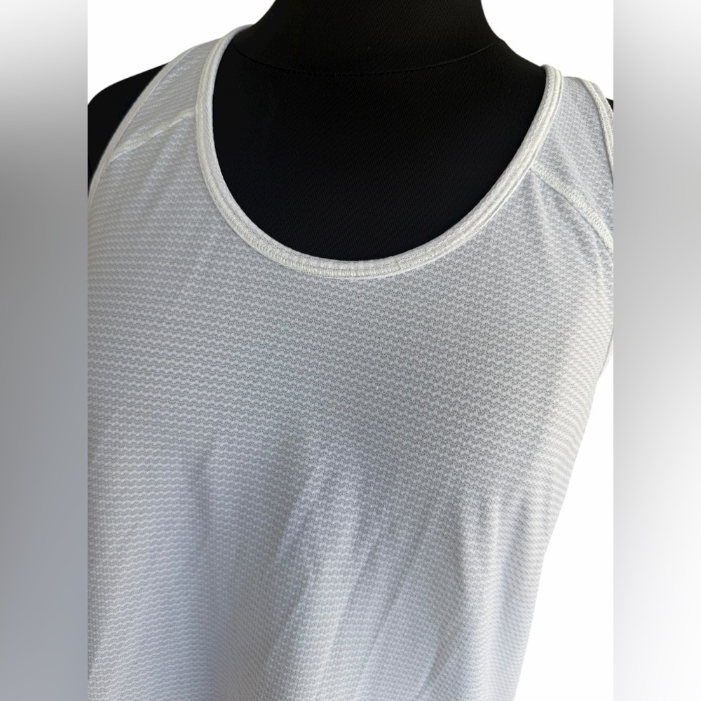 Lululemon Essential Tank Top Womens Size 6 - Picture 4 of 7